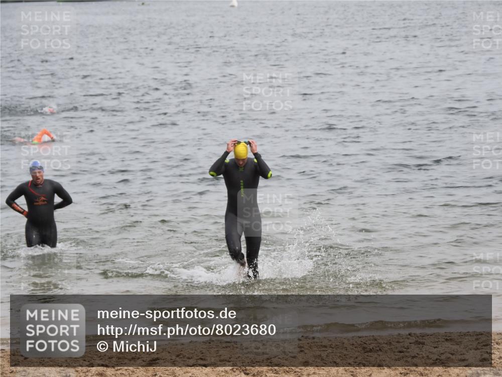 21.06.2025 - 27. Vierlanden-Triathlon MichiJ http://msf.ph/oto/8023680 15.06.2026 10:54:51 Schwimmen 677, 713, 761 meine-sportfotos.de