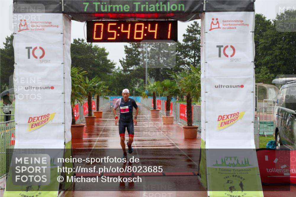 15.06.2025 - 7 Türme Triathlon Michael Strokosch http://msf.ph/oto/8023685 15.06.2025 15:48:41 Ziel 216 meine-sportfotos.de