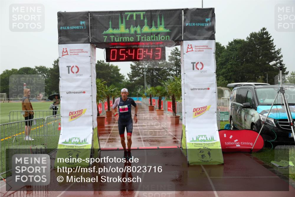15.06.2025 - 7 Türme Triathlon Michael Strokosch http://msf.ph/oto/8023716 15.06.2025 15:48:42 Ziel 216 meine-sportfotos.de