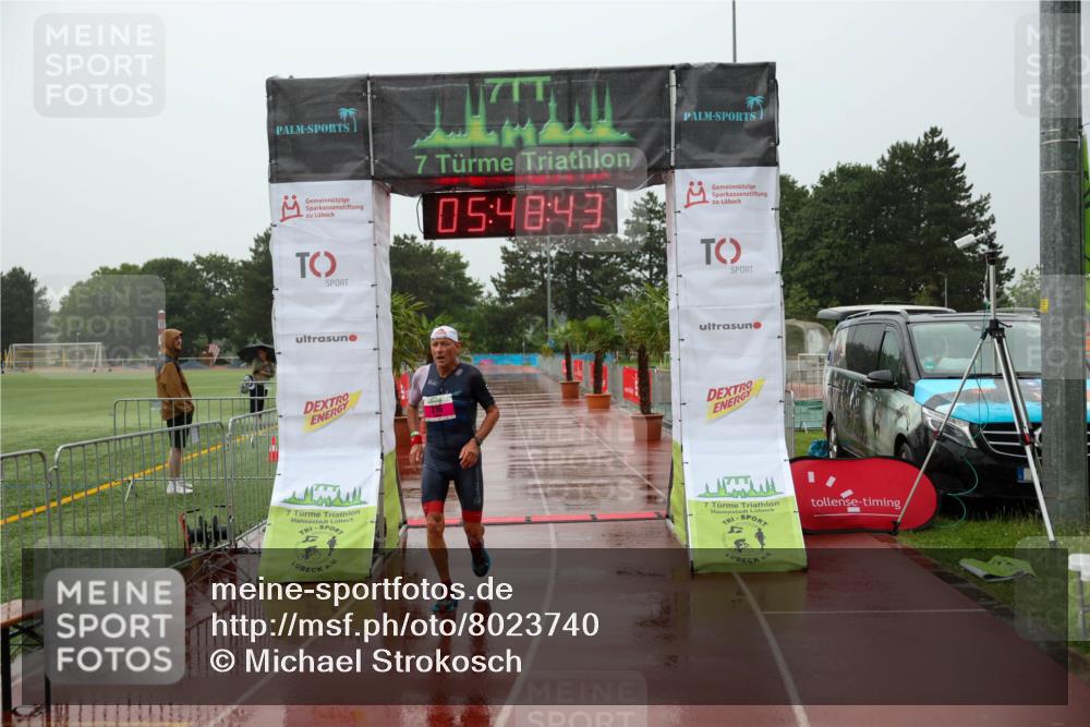 15.06.2025 - 7 Türme Triathlon Michael Strokosch http://msf.ph/oto/8023740 15.06.2025 15:48:43 Ziel 216 meine-sportfotos.de