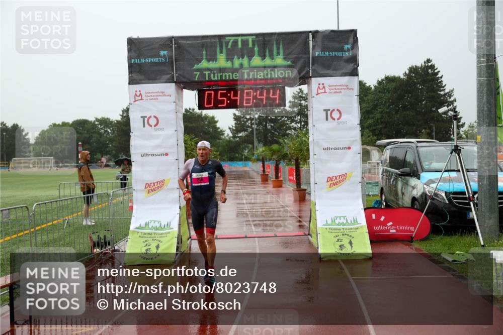 15.06.2025 - 7 Türme Triathlon Michael Strokosch http://msf.ph/oto/8023748 15.06.2025 15:48:43 Ziel 216 meine-sportfotos.de