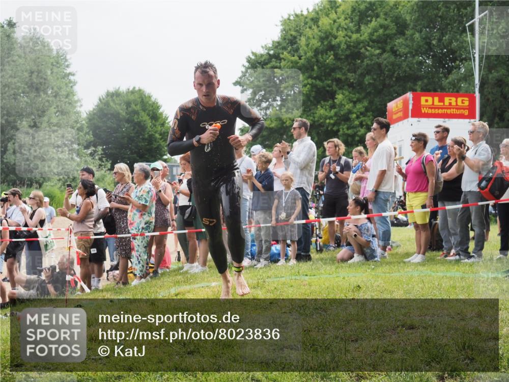 15.06.2025 - 27. Vierlanden-Triathlon KatJ http://msf.ph/oto/8023836 15.06.2025 10:56:58 Schwimmen 642, 651, 654, 688, 691, 711, 718, 755 meine-sportfotos.de