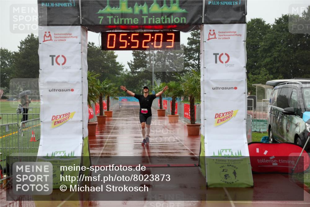 15.06.2025 - 7 Türme Triathlon Michael Strokosch http://msf.ph/oto/8023873 15.06.2025 15:52:03 Ziel 338 meine-sportfotos.de
