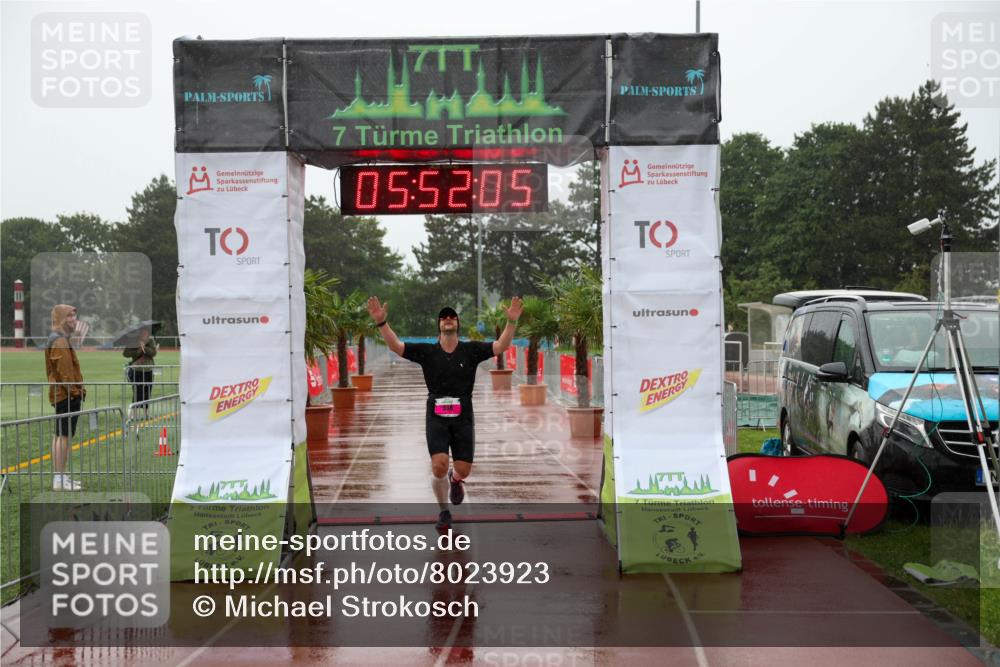 15.06.2025 - 7 Türme Triathlon Michael Strokosch http://msf.ph/oto/8023923 15.06.2025 15:52:04 Ziel 338 meine-sportfotos.de