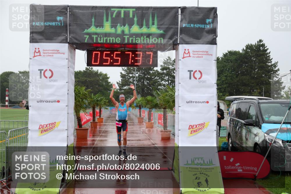 15.06.2025 - 7 Türme Triathlon Michael Strokosch http://msf.ph/oto/8024006 15.06.2025 15:57:37 Ziel 326 meine-sportfotos.de