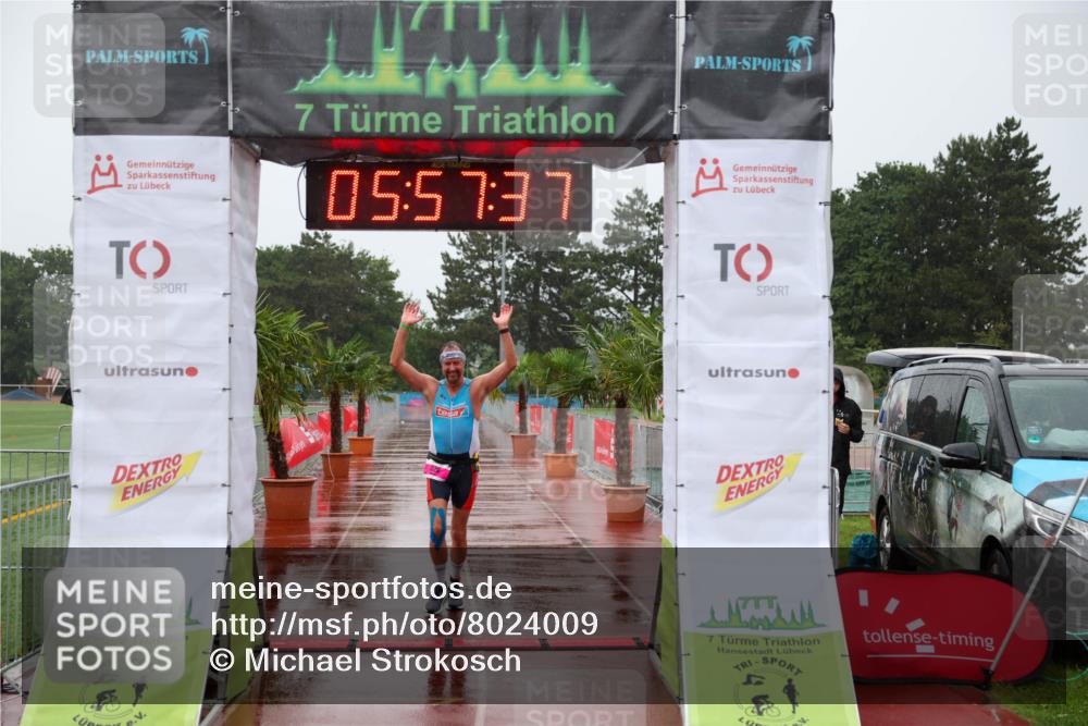 15.06.2025 - 7 Türme Triathlon Michael Strokosch http://msf.ph/oto/8024009 15.06.2025 15:57:37 Ziel 326 meine-sportfotos.de