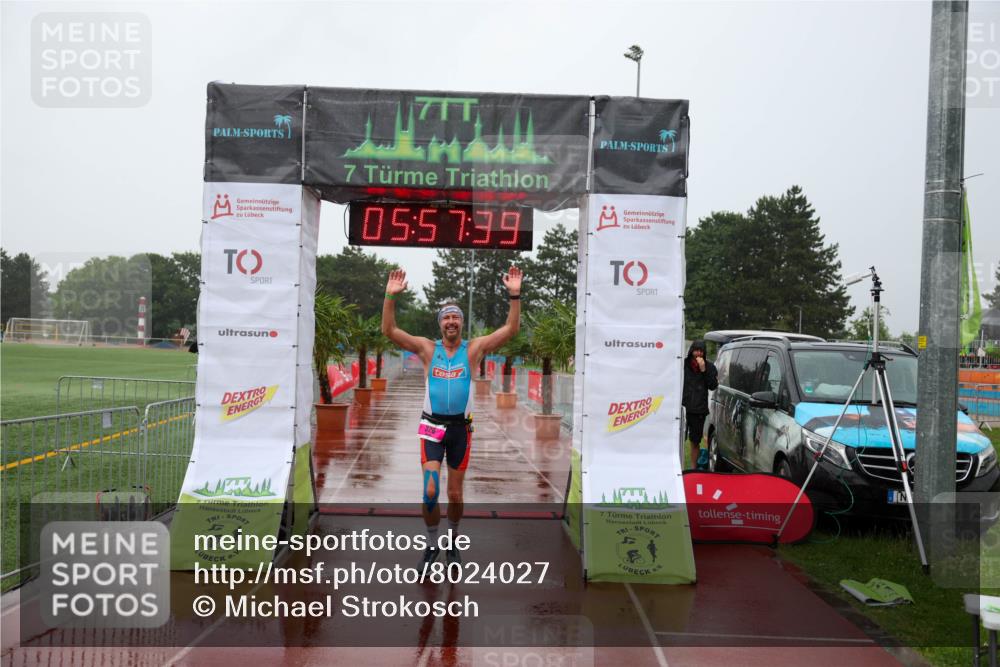 15.06.2025 - 7 Türme Triathlon Michael Strokosch http://msf.ph/oto/8024027 15.06.2025 15:57:39 Ziel 326 meine-sportfotos.de