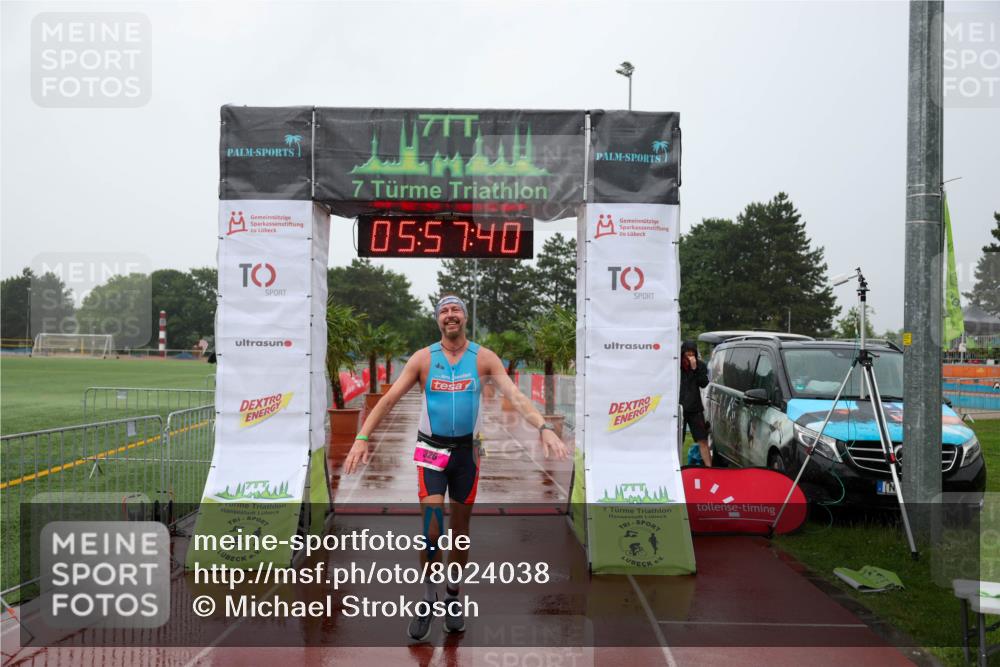 15.06.2025 - 7 Türme Triathlon Michael Strokosch http://msf.ph/oto/8024038 15.06.2025 15:57:40 Ziel 326 meine-sportfotos.de