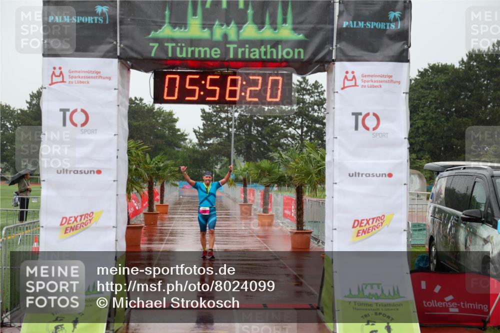 15.06.2025 - 7 Türme Triathlon Michael Strokosch http://msf.ph/oto/8024099 15.06.2025 15:58:20 Ziel 203 meine-sportfotos.de