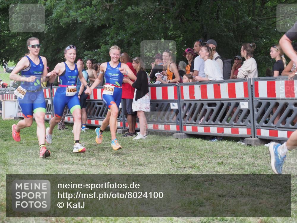 21.06.2025 - 27. Vierlanden-Triathlon KatJ http://msf.ph/oto/8024100 15.06.2025 13:25:48 Ziel 13, 1053, 1054, 1055 meine-sportfotos.de