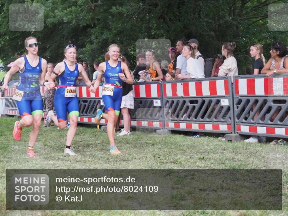 21.06.2025 - 27. Vierlanden-Triathlon KatJ http://msf.ph/oto/8024109 15.06.2025 13:25:48 Ziel 13, 1053, 1054, 1055 meine-sportfotos.de