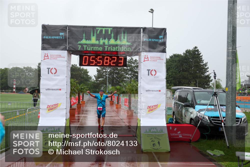 15.06.2025 - 7 Türme Triathlon Michael Strokosch http://msf.ph/oto/8024133 15.06.2025 15:58:23 Ziel 203 meine-sportfotos.de
