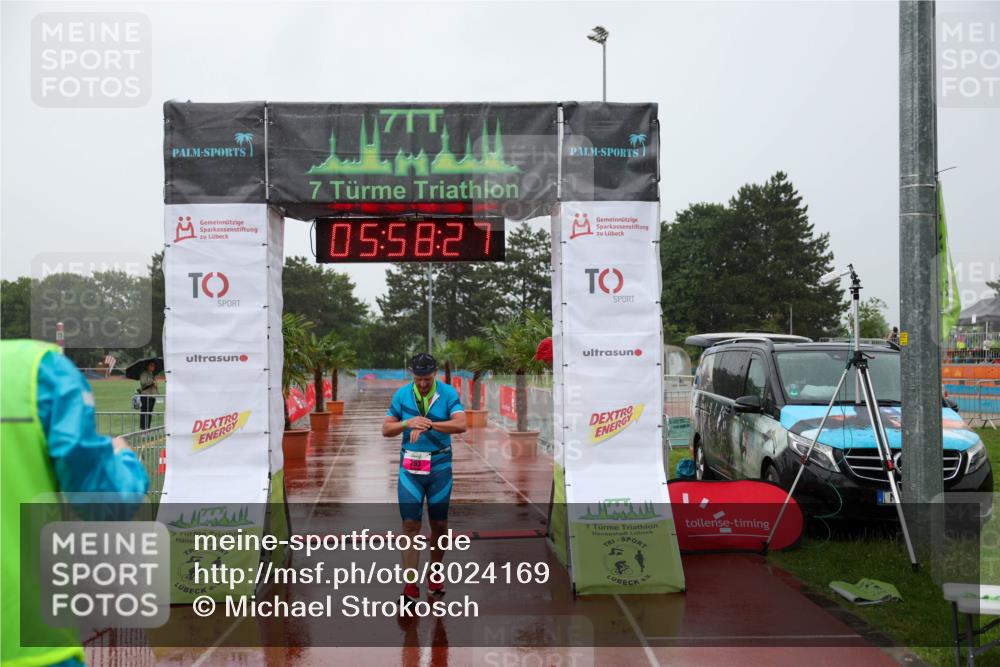 15.06.2025 - 7 Türme Triathlon Michael Strokosch http://msf.ph/oto/8024169 15.06.2025 15:58:27 Ziel 203 meine-sportfotos.de
