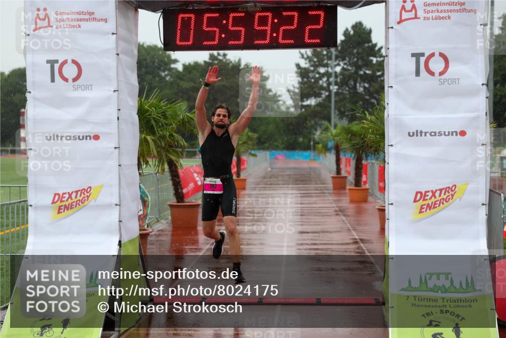 15.06.2025 - 7 Türme Triathlon Michael Strokosch http://msf.ph/oto/8024175 15.06.2025 15:59:22 Ziel 297 meine-sportfotos.de