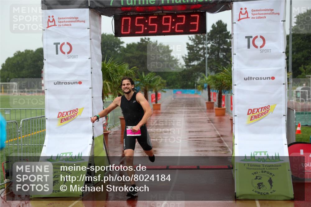 15.06.2025 - 7 Türme Triathlon Michael Strokosch http://msf.ph/oto/8024184 15.06.2025 15:59:22 Ziel 297 meine-sportfotos.de