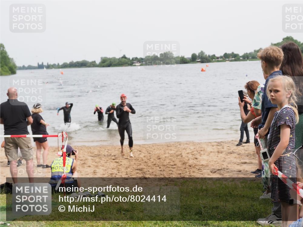 21.06.2025 - 27. Vierlanden-Triathlon MichiJ http://msf.ph/oto/8024414 15.06.2026 10:55:26 Schwimmen 639, 656, 661, 740 meine-sportfotos.de