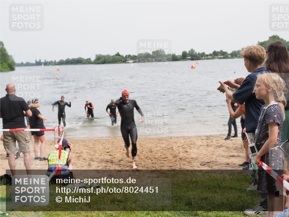 21.06.2025 - 27. Vierlanden-Triathlon MichiJ http://msf.ph/oto/8024451 15.06.2026 10:55:27 Schwimmen 639, 656, 661, 740 meine-sportfotos.de