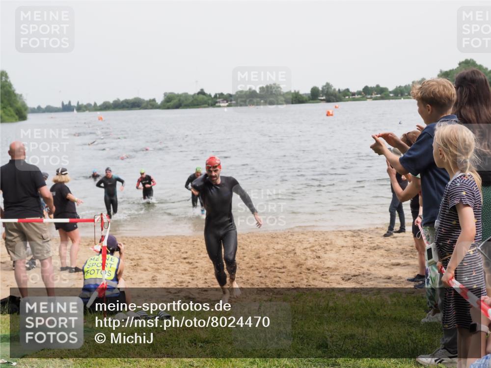 21.06.2025 - 27. Vierlanden-Triathlon MichiJ http://msf.ph/oto/8024470 15.06.2026 10:55:27 Schwimmen 639, 656, 661, 740 meine-sportfotos.de
