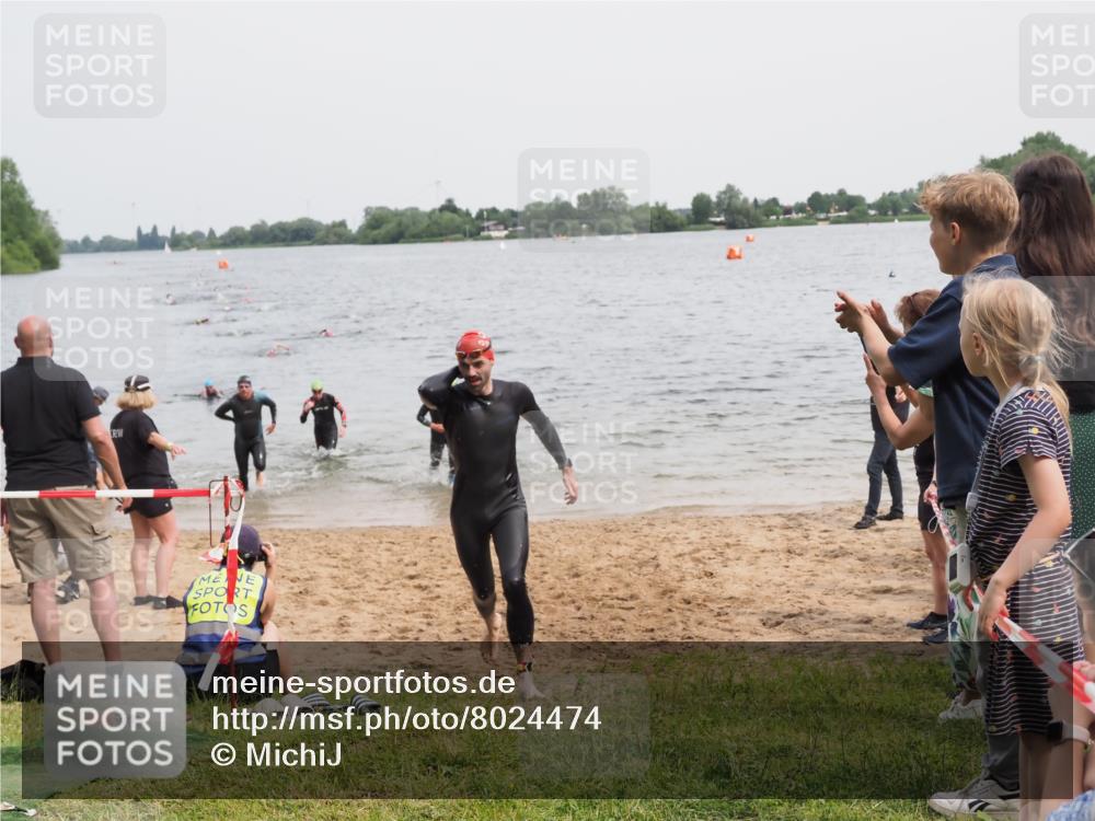 21.06.2025 - 27. Vierlanden-Triathlon MichiJ http://msf.ph/oto/8024474 15.06.2026 10:55:27 Schwimmen 639, 656, 661, 740 meine-sportfotos.de