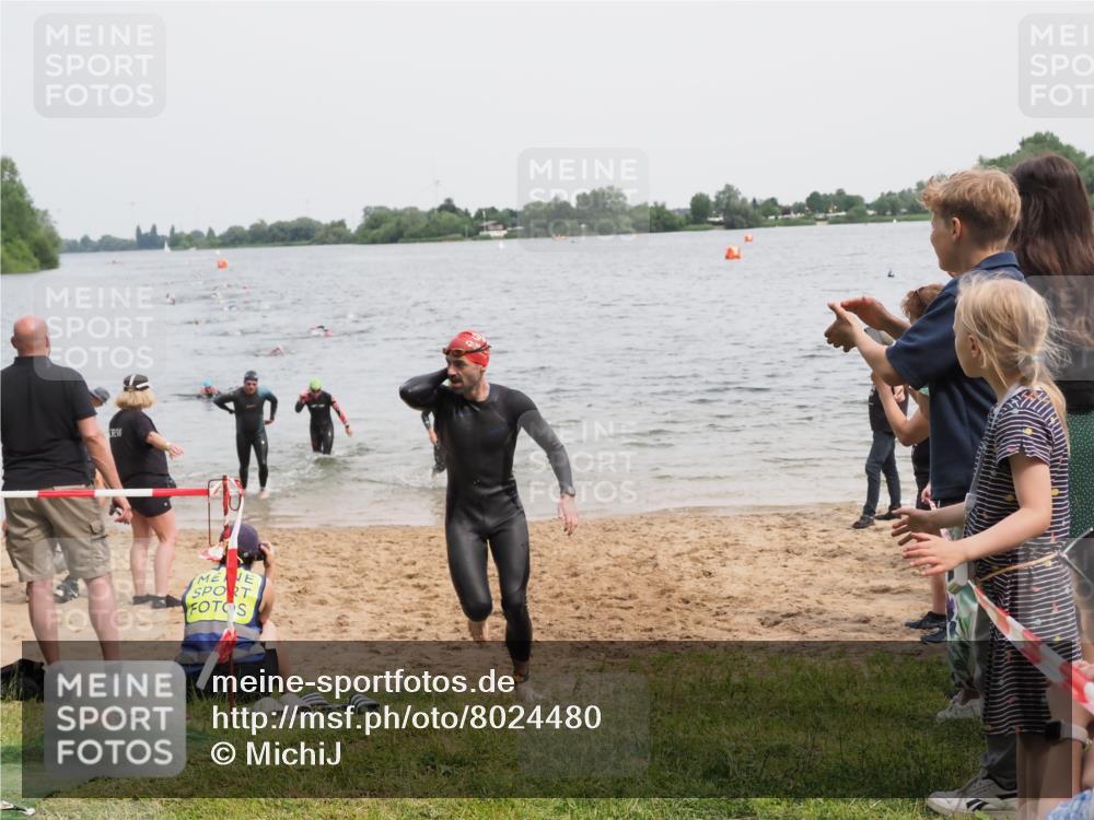 21.06.2025 - 27. Vierlanden-Triathlon MichiJ http://msf.ph/oto/8024480 15.06.2026 10:55:27 Schwimmen 639, 656, 661, 740 meine-sportfotos.de