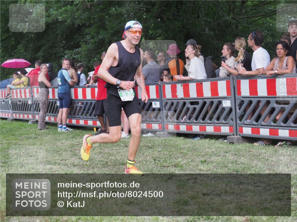 21.06.2025 - 27. Vierlanden-Triathlon KatJ http://msf.ph/oto/8024500 15.06.2025 13:26:49 Ziel 835 meine-sportfotos.de