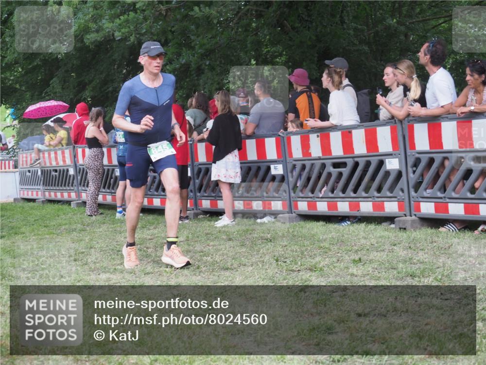 21.06.2025 - 27. Vierlanden-Triathlon KatJ http://msf.ph/oto/8024560 15.06.2025 13:26:58 Ziel 829, 1049, 1051, 1052 meine-sportfotos.de