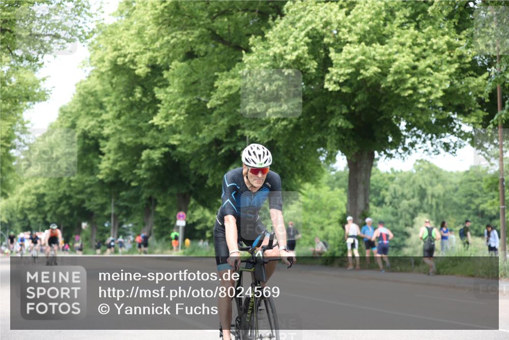 15.06.2025 - 7 Türme Triathlon Yannick Fuchs http://msf.ph/oto/8024569 15.06.2025 13:37:38 Radfahren 427, 587 meine-sportfotos.de