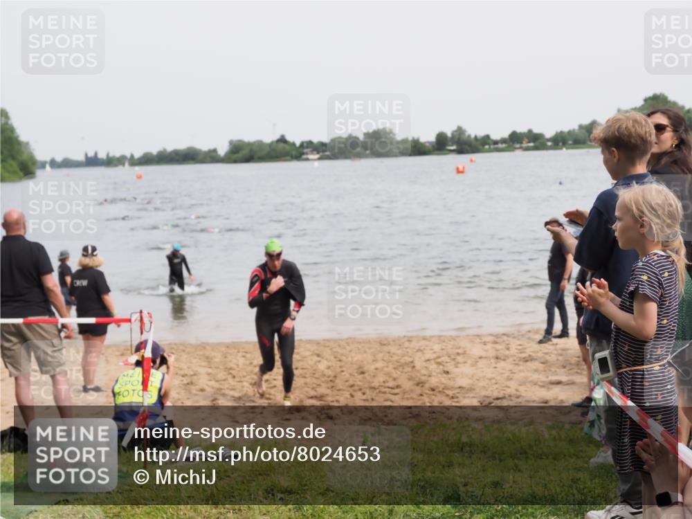 21.06.2025 - 27. Vierlanden-Triathlon MichiJ http://msf.ph/oto/8024653 15.06.2026 10:55:36 Schwimmen 639, 656, 712, 736 meine-sportfotos.de