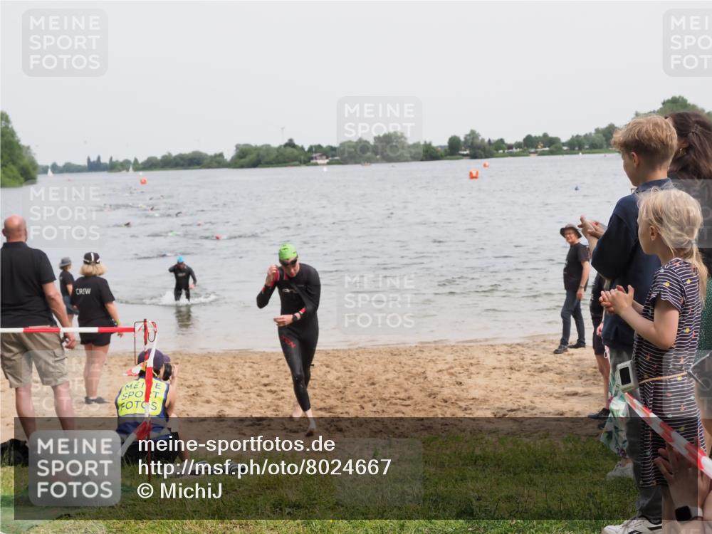 21.06.2025 - 27. Vierlanden-Triathlon MichiJ http://msf.ph/oto/8024667 15.06.2026 10:55:36 Schwimmen 639, 656, 712, 736 meine-sportfotos.de
