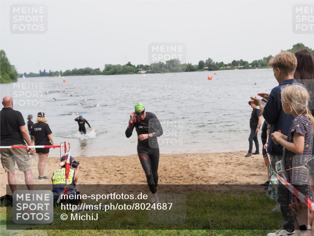 21.06.2025 - 27. Vierlanden-Triathlon MichiJ http://msf.ph/oto/8024687 15.06.2026 10:55:37 Schwimmen 639, 656, 712, 736 meine-sportfotos.de