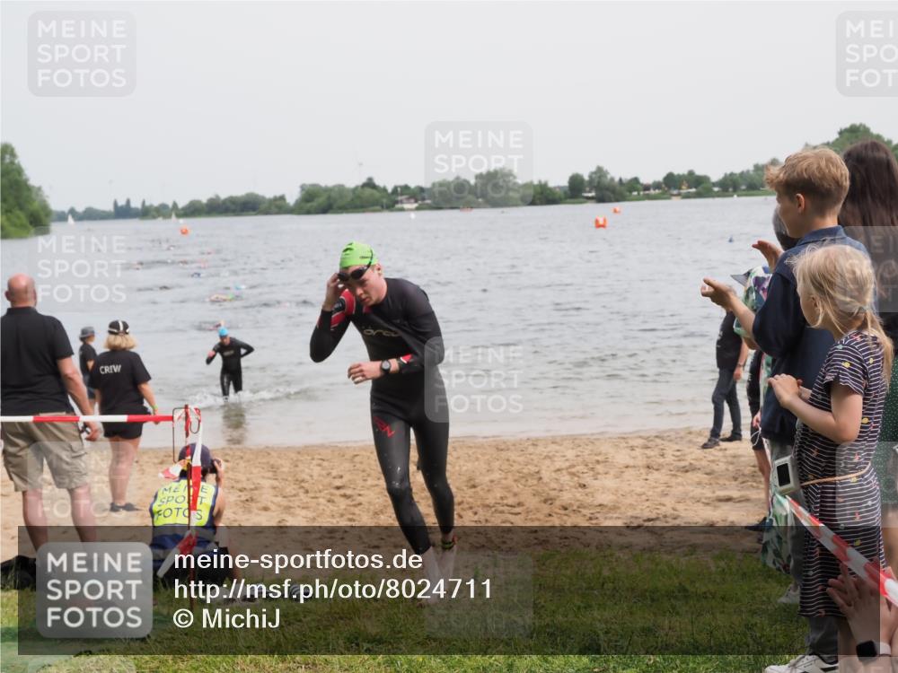 21.06.2025 - 27. Vierlanden-Triathlon MichiJ http://msf.ph/oto/8024711 15.06.2026 10:55:38 Schwimmen 639, 656, 712, 736 meine-sportfotos.de