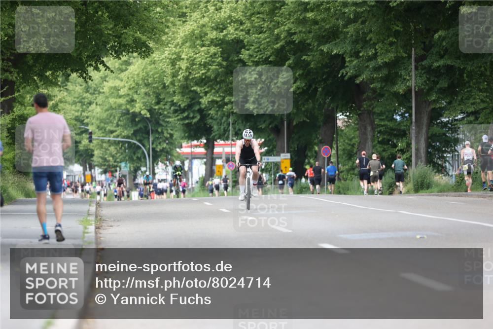 15.06.2025 - 7 Türme Triathlon Yannick Fuchs http://msf.ph/oto/8024714 15.06.2025 13:37:57 Radfahren 812, 944, 972 meine-sportfotos.de