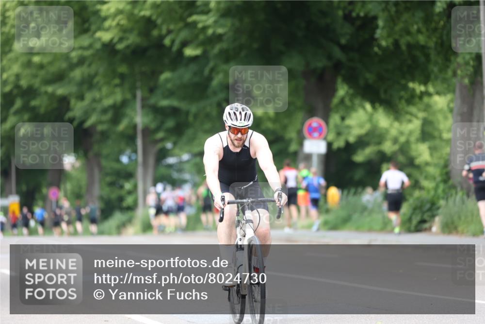 15.06.2025 - 7 Türme Triathlon Yannick Fuchs http://msf.ph/oto/8024730 15.06.2025 13:38:01 Radfahren 812, 944 meine-sportfotos.de
