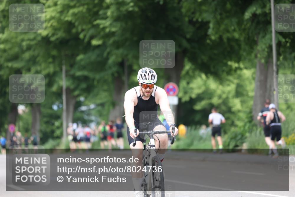 15.06.2025 - 7 Türme Triathlon Yannick Fuchs http://msf.ph/oto/8024736 15.06.2025 13:38:01 Radfahren 812, 944 meine-sportfotos.de