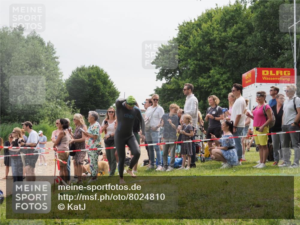 15.06.2025 - 27. Vierlanden-Triathlon KatJ http://msf.ph/oto/8024810 15.06.2025 10:58:08 Schwimmen 640, 647, 705, 762 meine-sportfotos.de