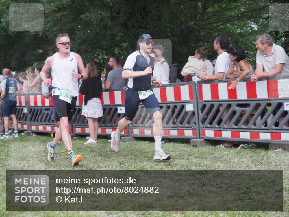 21.06.2025 - 27. Vierlanden-Triathlon KatJ http://msf.ph/oto/8024882 15.06.2025 13:27:28 Ziel 114, 762, 951 meine-sportfotos.de
