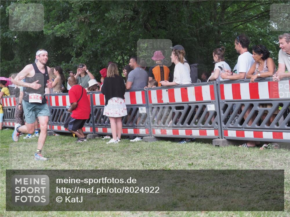 21.06.2025 - 27. Vierlanden-Triathlon KatJ http://msf.ph/oto/8024922 15.06.2025 13:27:30 Ziel 114, 951 meine-sportfotos.de