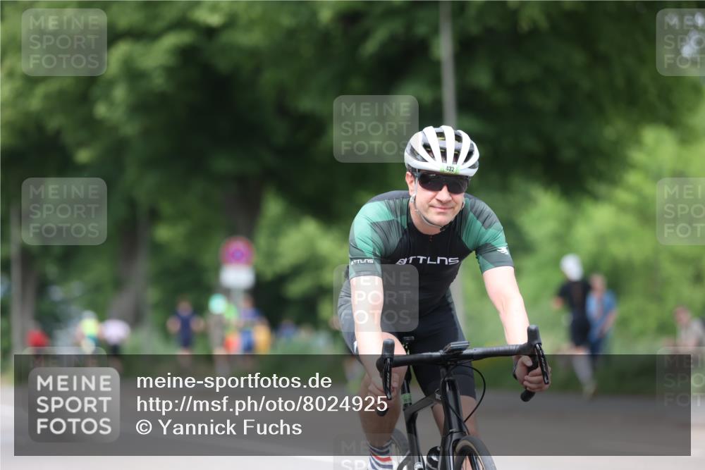 15.06.2025 - 7 Türme Triathlon Yannick Fuchs http://msf.ph/oto/8024925 15.06.2025 13:38:30 Radfahren 432, 884, 1168 meine-sportfotos.de