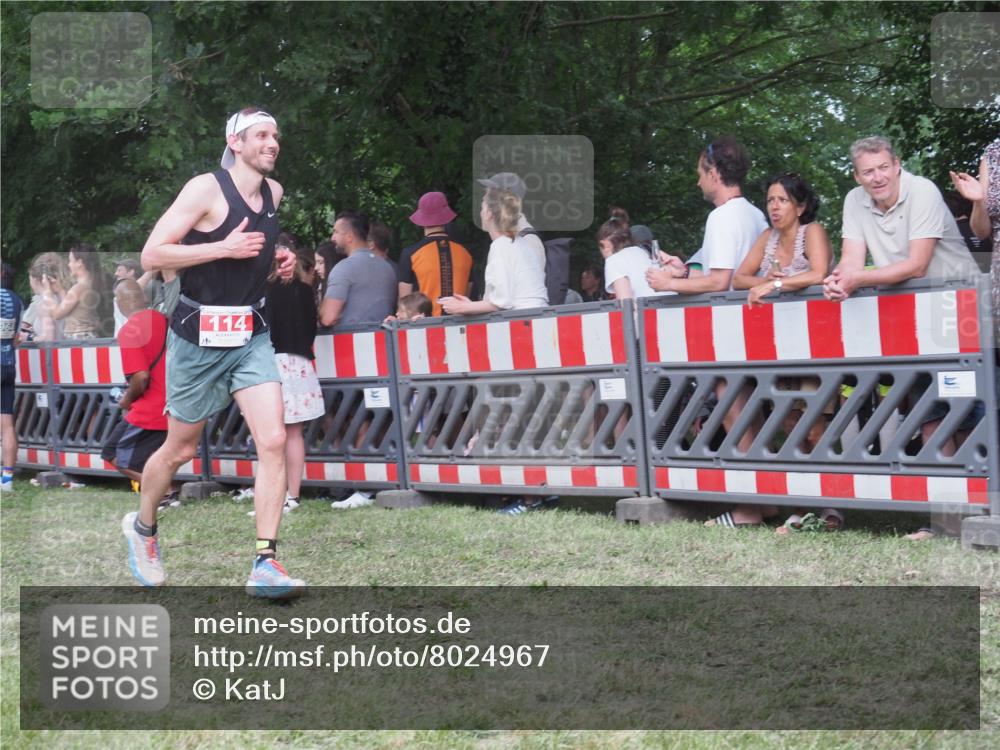 21.06.2025 - 27. Vierlanden-Triathlon KatJ http://msf.ph/oto/8024967 15.06.2025 13:27:30 Ziel 114, 951 meine-sportfotos.de