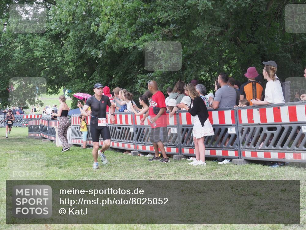 21.06.2025 - 27. Vierlanden-Triathlon KatJ http://msf.ph/oto/8025052 15.06.2025 13:27:43 Ziel 26, 169, 964, 1058, 1059, 1060 meine-sportfotos.de