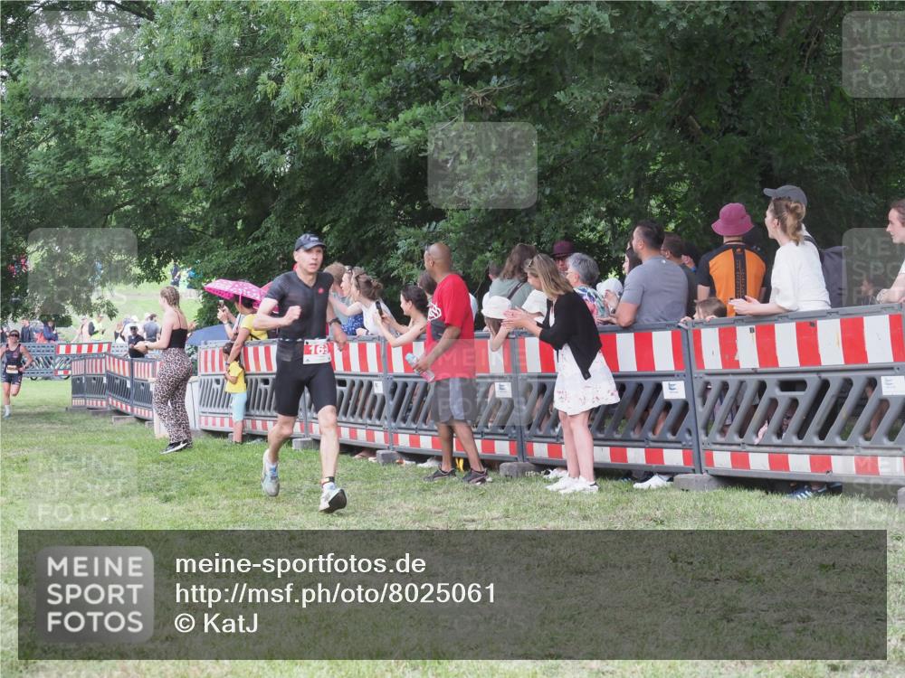 21.06.2025 - 27. Vierlanden-Triathlon KatJ http://msf.ph/oto/8025061 15.06.2025 13:27:43 Ziel 26, 169, 964, 1058, 1059, 1060 meine-sportfotos.de