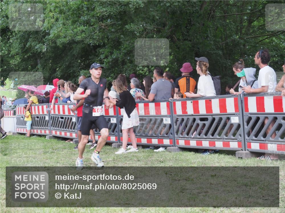 21.06.2025 - 27. Vierlanden-Triathlon KatJ http://msf.ph/oto/8025069 15.06.2025 13:27:43 Ziel 26, 169, 964, 1058, 1059, 1060 meine-sportfotos.de