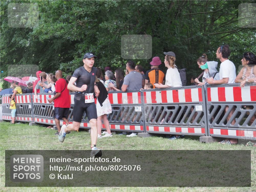 21.06.2025 - 27. Vierlanden-Triathlon KatJ http://msf.ph/oto/8025076 15.06.2025 13:27:44 Ziel 26, 169, 686, 964, 1058, 1059, 1060 meine-sportfotos.de