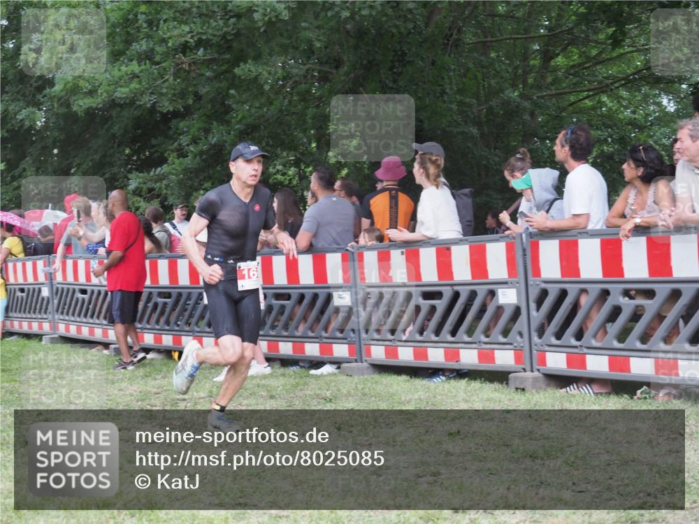 21.06.2025 - 27. Vierlanden-Triathlon KatJ http://msf.ph/oto/8025085 15.06.2025 13:27:44 Ziel 26, 169, 686, 964, 1058, 1059, 1060 meine-sportfotos.de