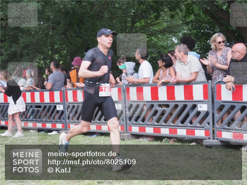 21.06.2025 - 27. Vierlanden-Triathlon KatJ http://msf.ph/oto/8025109 15.06.2025 13:27:44 Ziel 26, 169, 686, 964, 1058, 1059, 1060 meine-sportfotos.de