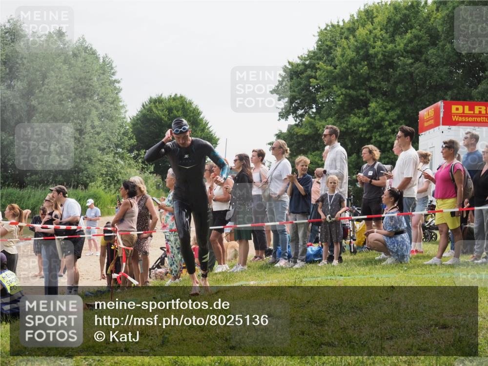 15.06.2025 - 27. Vierlanden-Triathlon KatJ http://msf.ph/oto/8025136 15.06.2025 10:58:24 Schwimmen 643, 710, 741, 769 meine-sportfotos.de