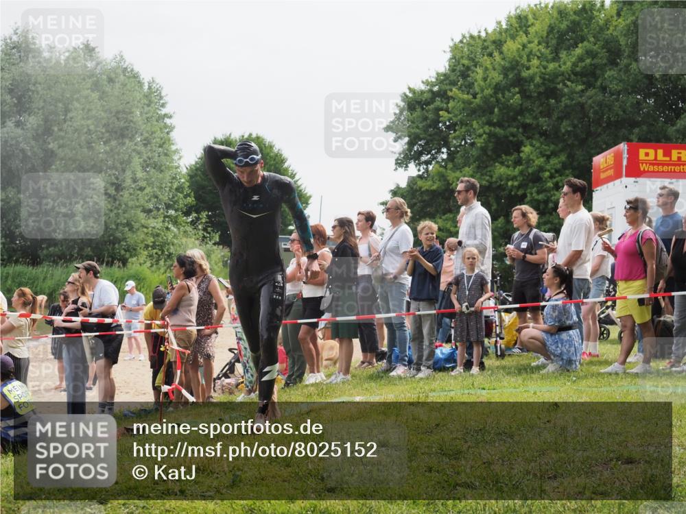 15.06.2025 - 27. Vierlanden-Triathlon KatJ http://msf.ph/oto/8025152 15.06.2025 10:58:25 Schwimmen 643, 710, 741, 769 meine-sportfotos.de