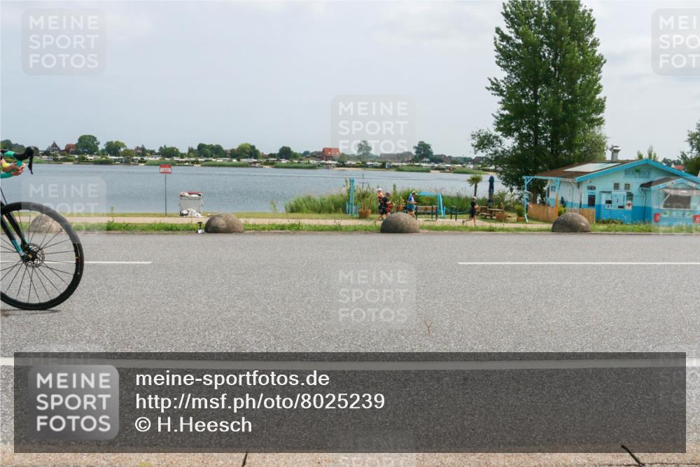 21.06.2025 - 27. Vierlanden-Triathlon H.Heesch http://msf.ph/oto/8025239 15.06.2025 12:06:05 Radfahren 207, 676 meine-sportfotos.de