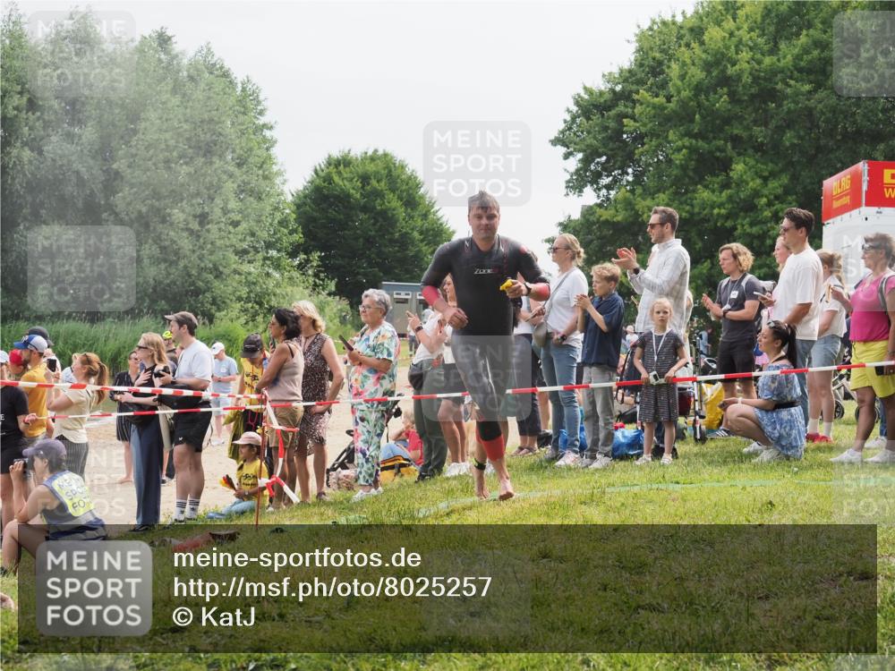 15.06.2025 - 27. Vierlanden-Triathlon KatJ http://msf.ph/oto/8025257 15.06.2025 10:58:29 Schwimmen 643, 710, 732, 741, 769 meine-sportfotos.de