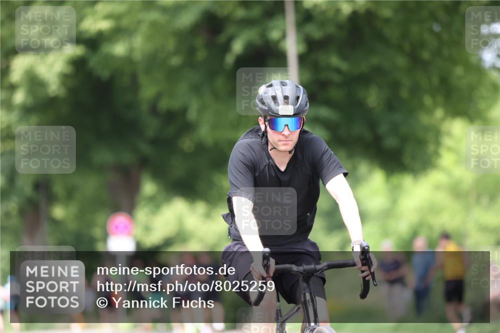15.06.2025 - 7 Türme Triathlon Yannick Fuchs http://msf.ph/oto/8025259 15.06.2025 13:39:21 Radfahren 237, 271, 1157 meine-sportfotos.de